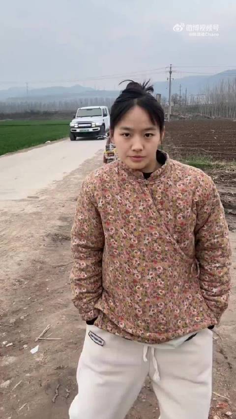 狙击手瞄了两分钟，选择先打爆音响
