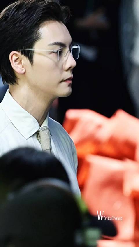 此男花开不败，四季如春！ @William威廉陈伟霆 ———— ———— cwt