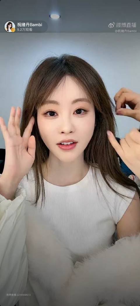 祝绪丹与团队策划生日写真主题，直播妆发过程