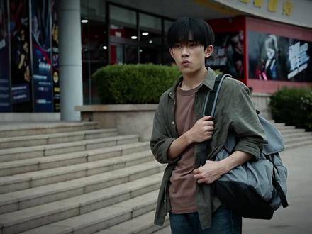 占有欲尚未萌芽，却已悄然降临