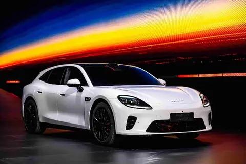 都是和华为合作，“境”和“界”有什么区别？