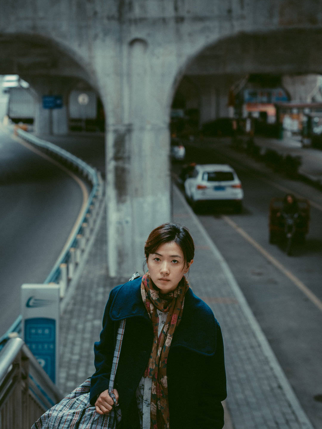 万茜路演现场“徒手拎起”190斤观众，护工技能点满引热议