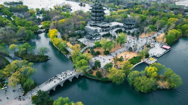 组图 ｜济南大明湖有多美？标准照来了！