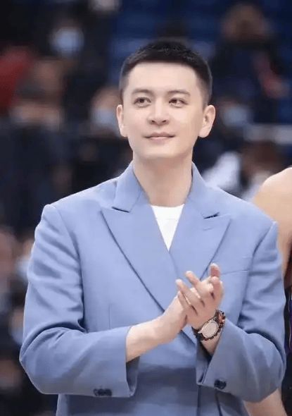 杨鸣认证悄然更改！“辽宁男篮主帅”变“篮球教练员”回归无望？