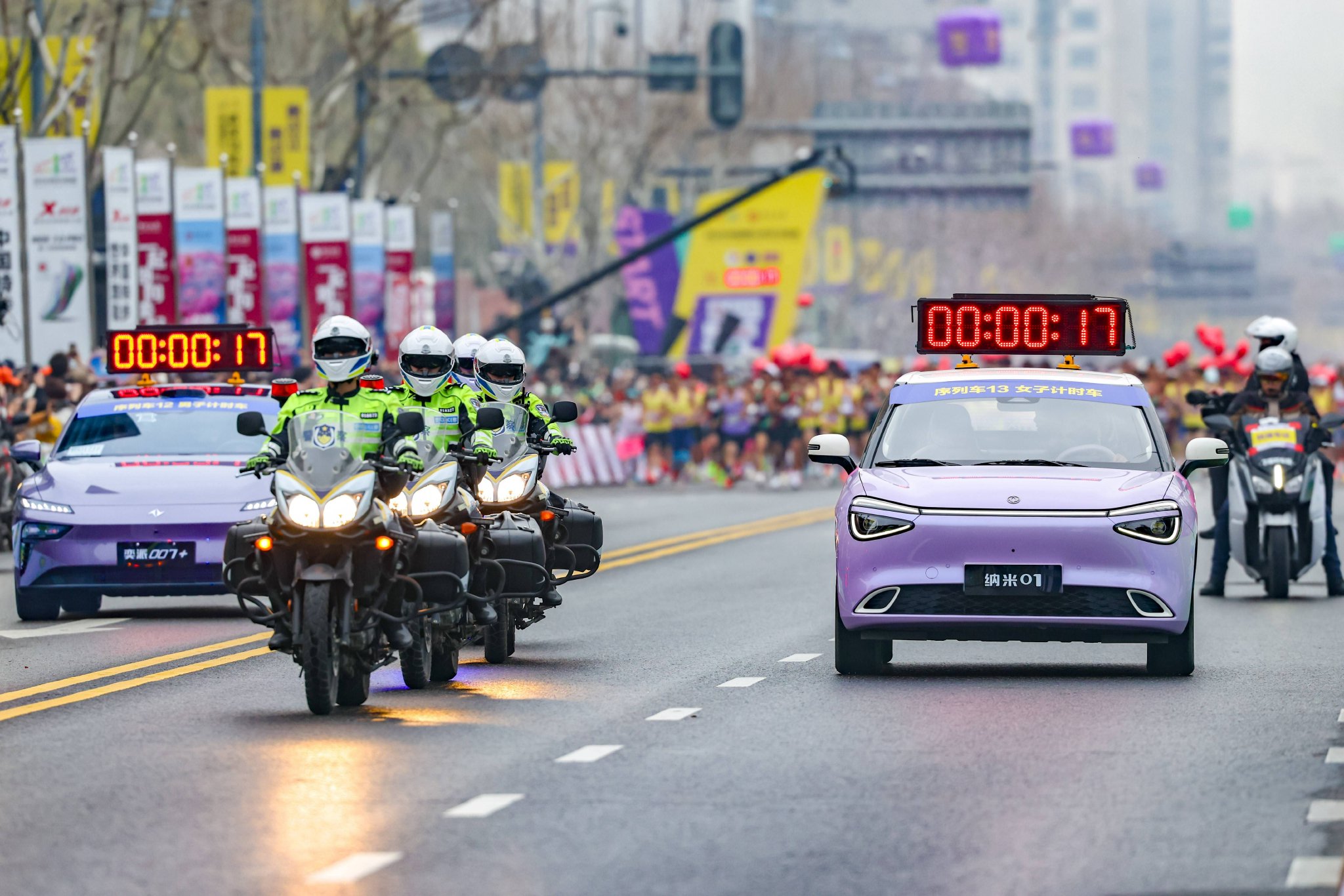 2026武汉马拉松顺利完赛，东风奕派作为唯一指定用车保障