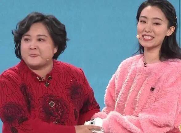 12年前的虎年,贾玲首登央视春晚说相声,这些年来贾玲变化太大了