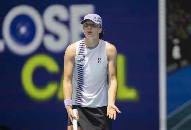 澳网：巴金娜2比0战胜波兰斯维亚特克晋级四强