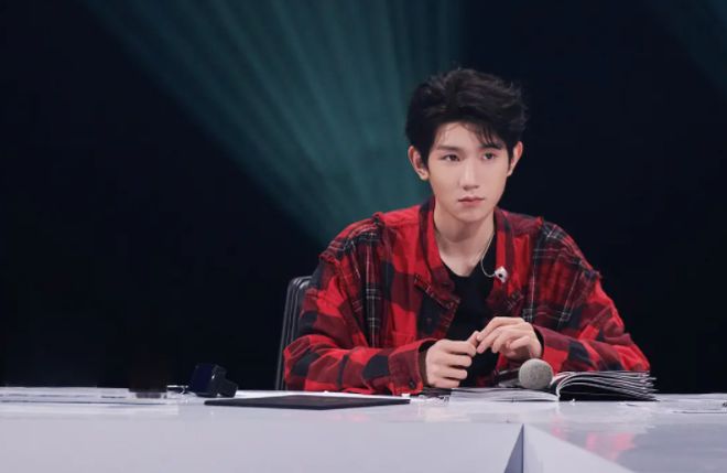 谁是宝藏歌手：陆虎女友是小提琴手，满江老婆是画家，颜值都很高