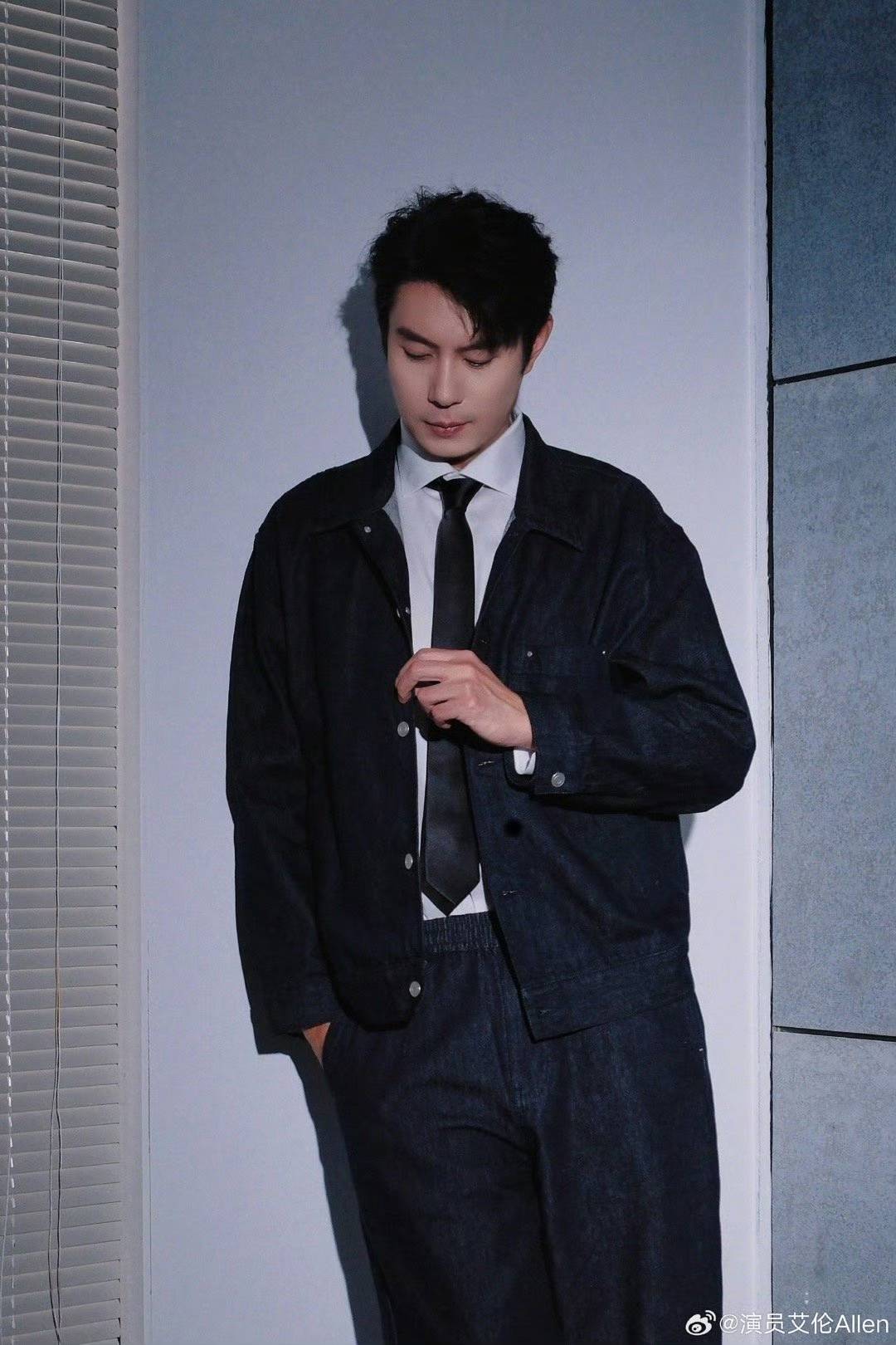 谁给艾伦递了反派剧本？《爆水管》里的三重蜕变