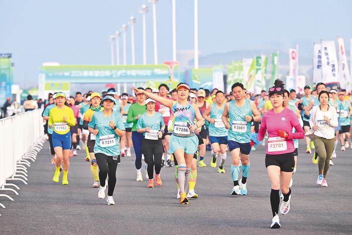 合肥半程马拉松激情开跑-国际在线
