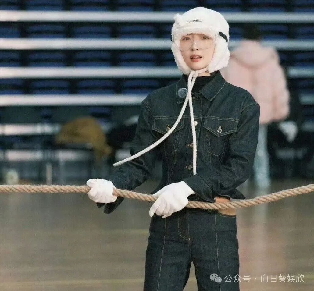 周冬雨素颜录节目,素颜超能打!