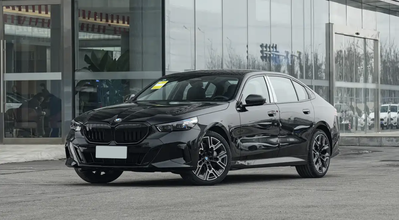 华晨宝马2026款宝马5系/i5上市 售36.8万起