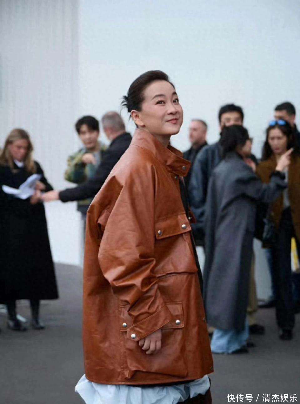 贾玲瘦了,观众却哭了,当胖喜剧成了老照片里的光