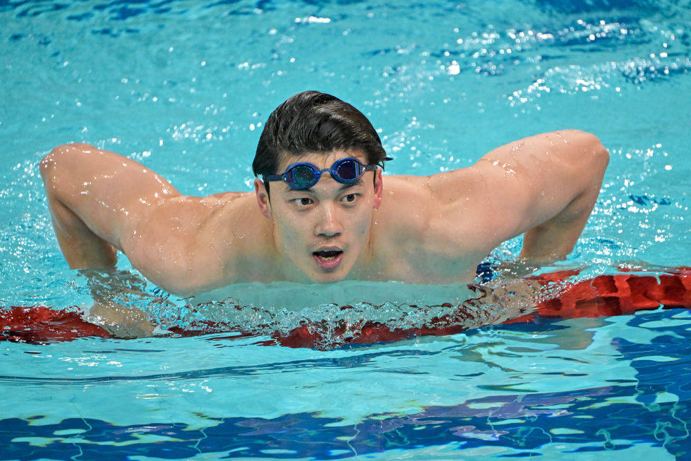 中国游泳公开赛：汪顺亮相夺银于子迪三金收官