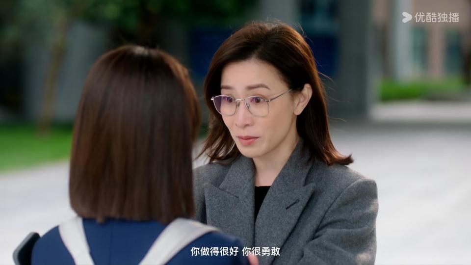 佘诗曼新剧:放弃升职主动降职,这次她演的不是“Man姐2.0”