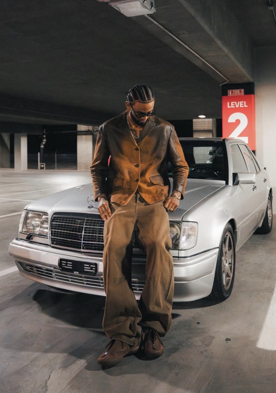 气质非凡！亚历山大-沃克更新Ins晒近照与球迷分享