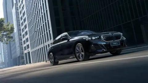 官降7万还增配！2026款宝马5系/i5，这次真“卷”对方向了？