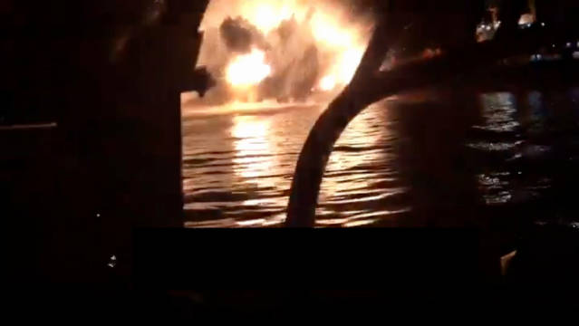 伊朗革命卫队公布波斯湾北部摧毁船只影像