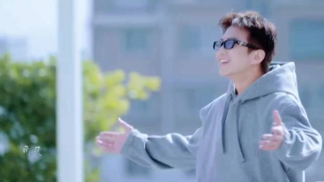 陈赫吃醋邓超与学员互动热络