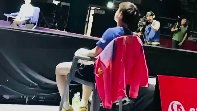 孙颖莎回顾低谷期无教练独自训练、外战连败经历