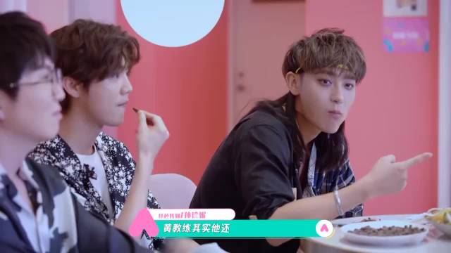 张艺凡回应官方身高！遭黄子韬质疑：你肯定有180