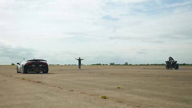 爆改兰博基尼小牛，挑战川崎H2R，谁能获胜？