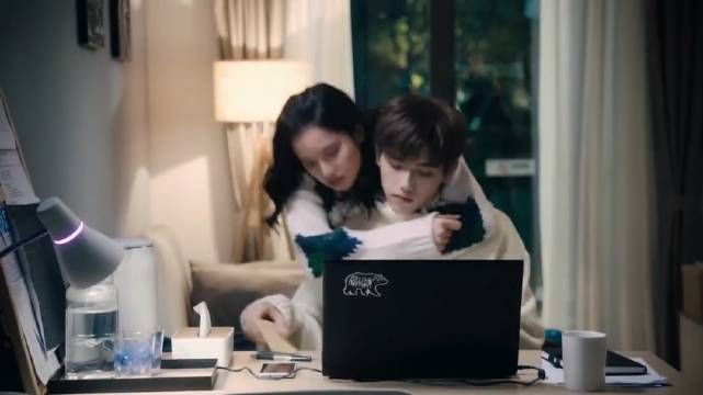 阿瑟公主三年后发文问候陈飞宇张婧仪