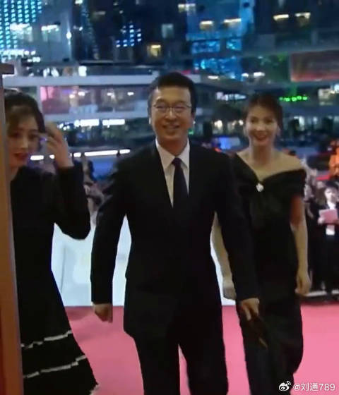 刘涛蒋欣同场零互动，昔日闺蜜因节目言论生隙