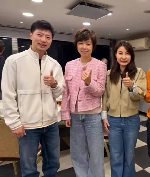 郭晶晶香港设家宴款待马龙，张怡宁惊喜现身