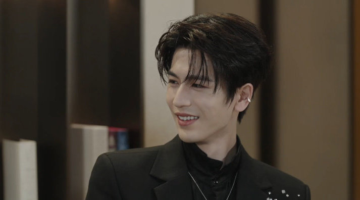 张凌赫直播谈数学能力被夸显真诚