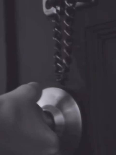 王鸥杨蓉双女侦探首秀牵手奔跑宿命感拉满