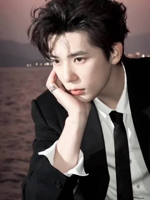 王安宇像是表面上成熟稳重，私下里是懵懵的顺毛小狗！就这样融化姐姐们的心！