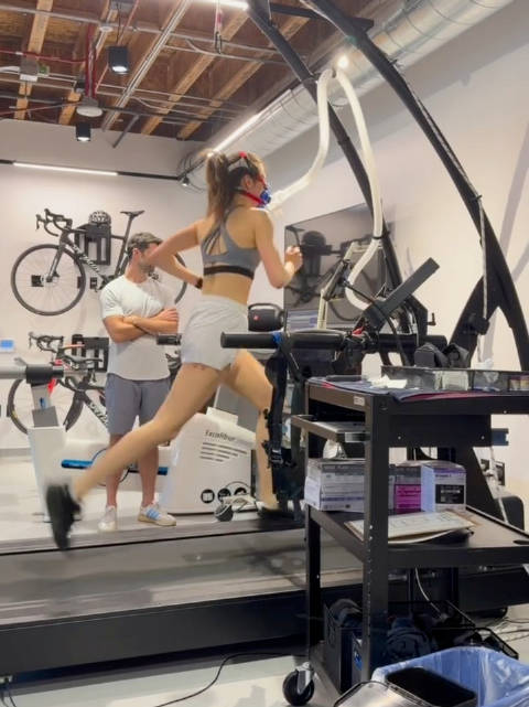 谷爱凌更新自己力量训练的一天 真有劲儿啊