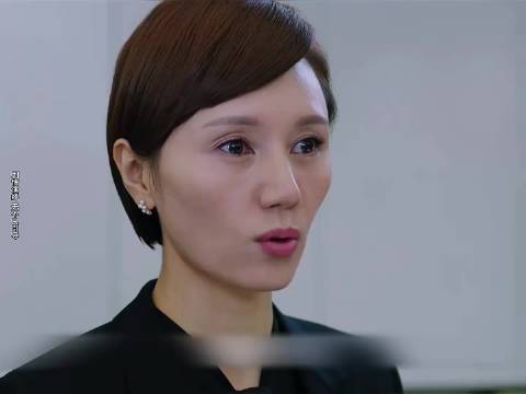 凌玲的小伎俩在唐晶面前不值一提，唐晶当众解雇凌玲