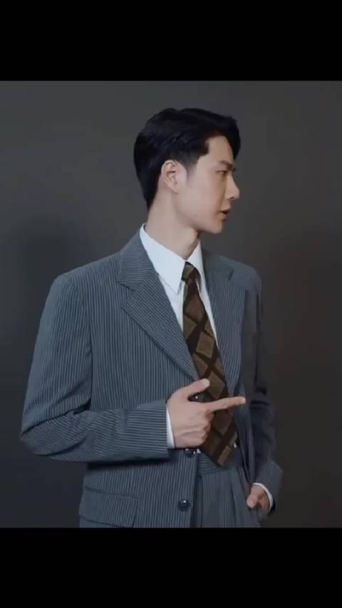 王一博怪不得耳导说王一博一化好妆出来就觉得他就是那个年代走出来的人