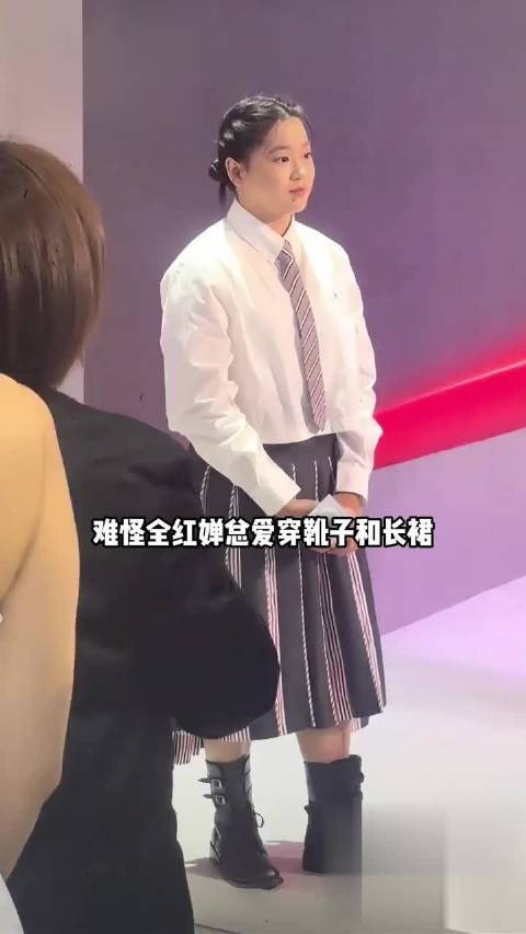 全红婵活动常穿靴子长裙背后，隐藏冠军血泪勋章