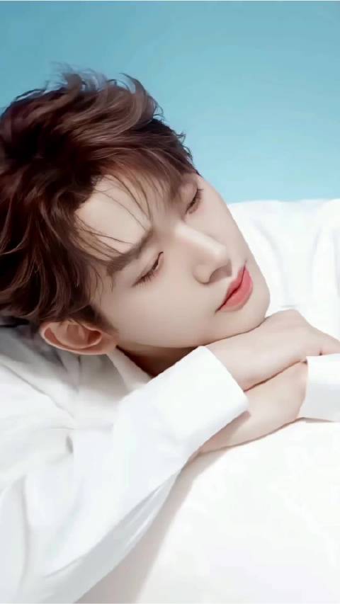 邓为多领域代言与角色引期待