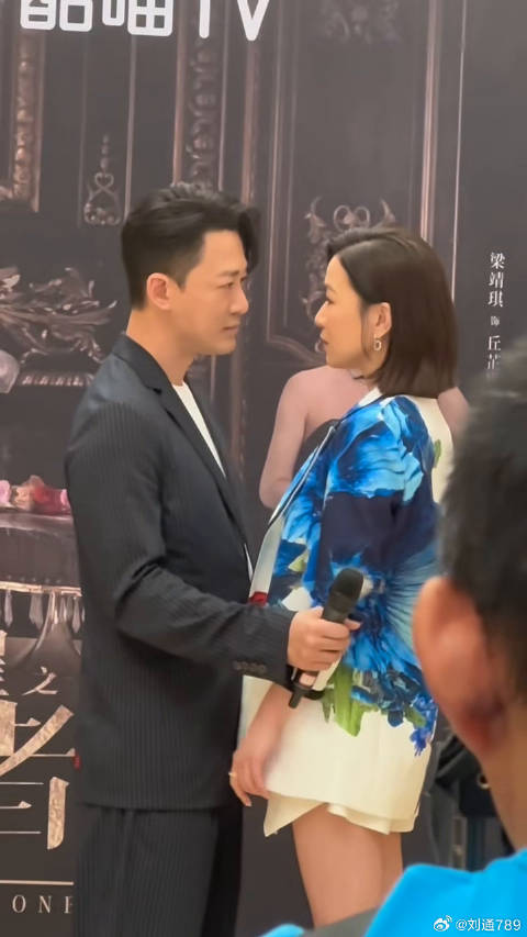 佘诗曼 还原剧中亲密戏份，好上头啊为什么他们这个年龄还满满的cp感