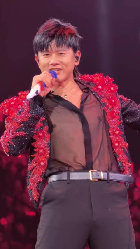 宁静赞张杰神级歌手，称将看其演唱会