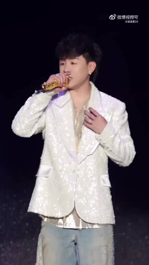 胡彦斌15年后重返北京开唱，歌迷赴跨越时光之约