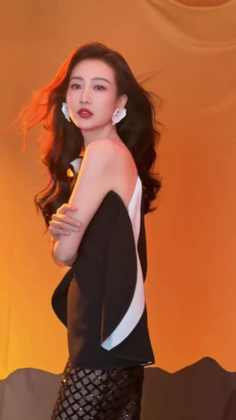 王鸥手握6部待播剧宣布单身