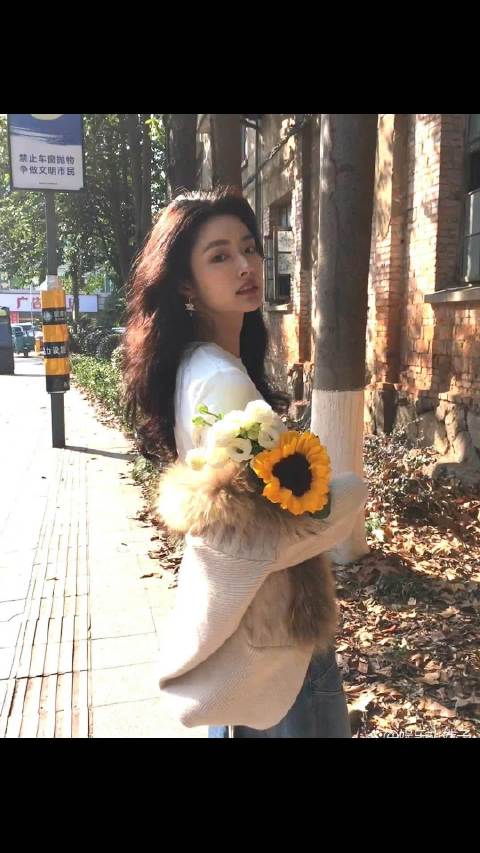 关晓彤私下寻觅新恋情，徐若晗牙齿贴片引关注