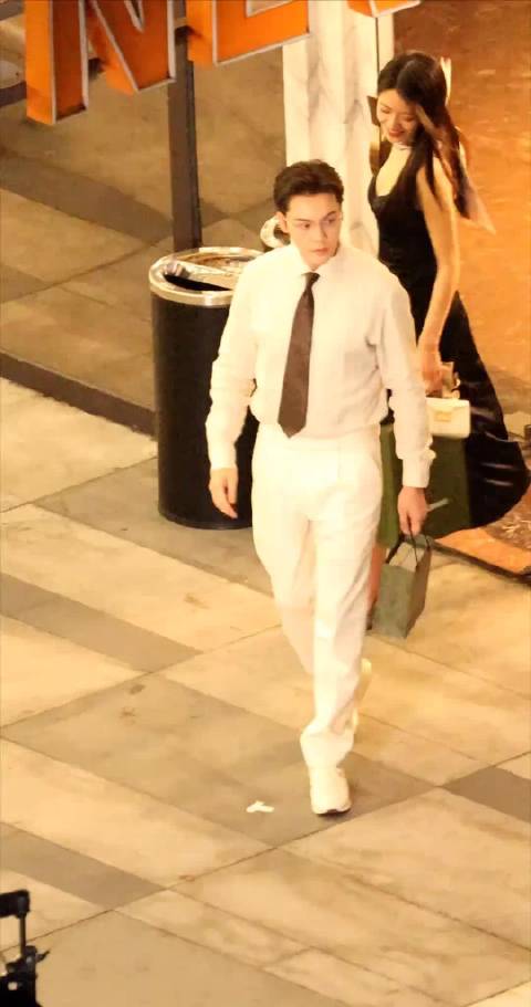 太对味了，是我想看的熟男熟女