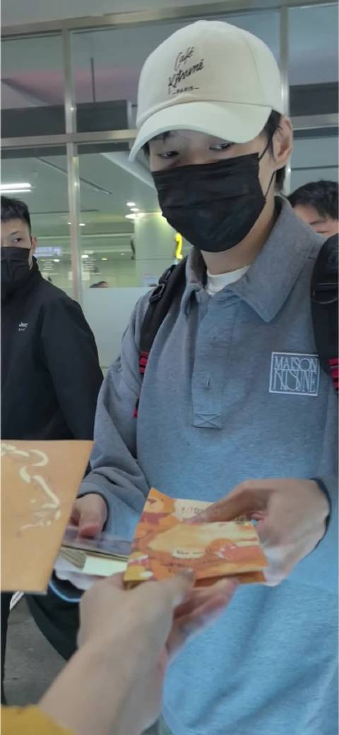 如果幸福会降临，那一定是勋勋来到了我面前 wdx