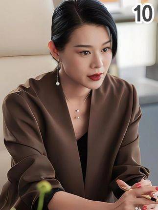 前夫厚颜无耻向前妻索要钱财，女子愤然将其掀入河水