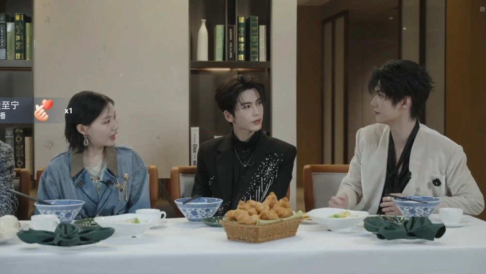 藏不住一点事儿的我们弟首曝这季没有X啦！期待这一季会有什么不一样的形式