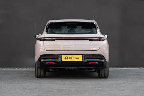 零跑Lafa5：实惠又好开，颜值还高，年轻人选代步车可以看这款