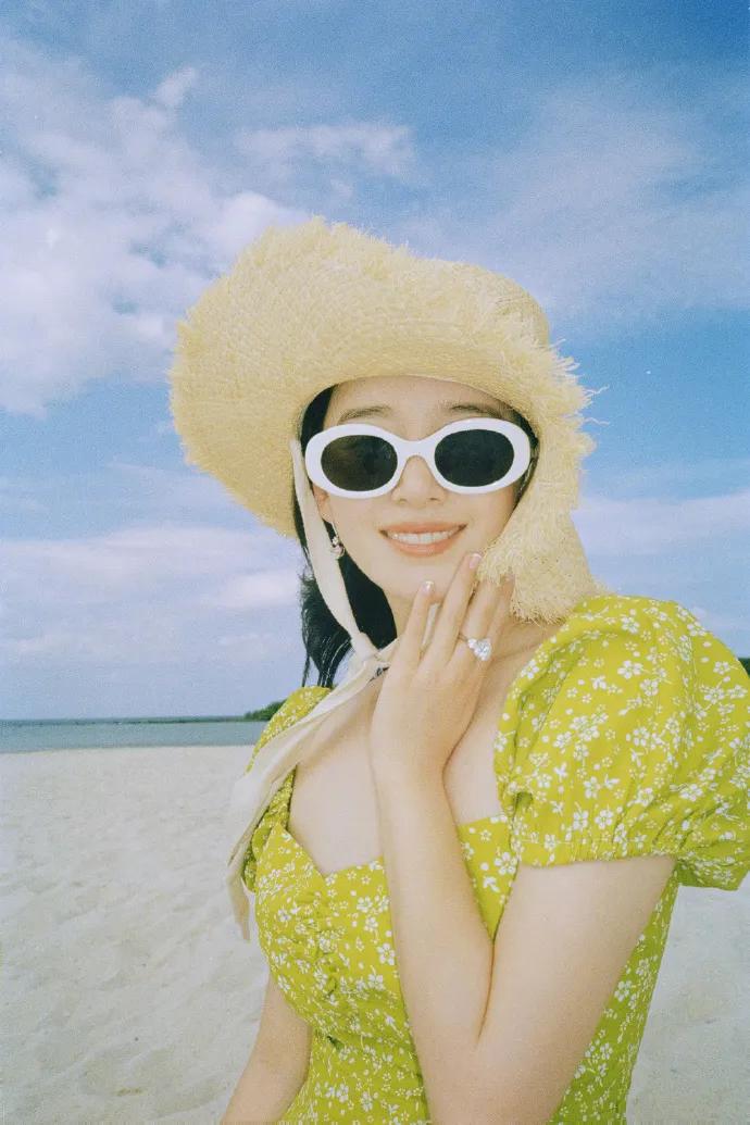 阚清子 | 海边大片:夏日女孩的笑容与阳光的约会