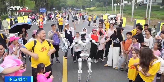 越野车体验项目周末预约爆满!广东佛山户外运动火热催生消费新场景　-　经济观察网　-　专业财经新闻网站