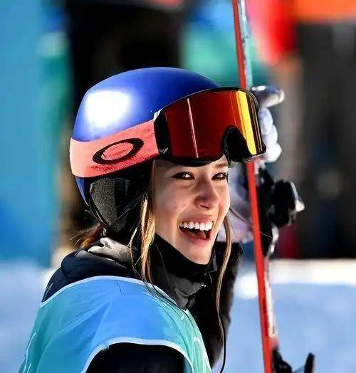 谷爱凌红着眼眶的誓言：让中国女孩的雪板划过阿尔卑斯山